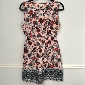 Floral dress with zipper pockets